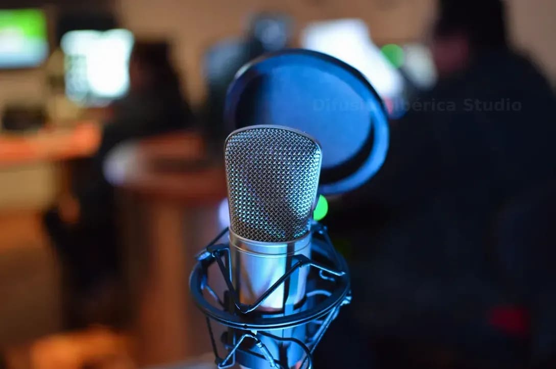 Grabación y edición de programas, entrevistas y contenidos corporativos